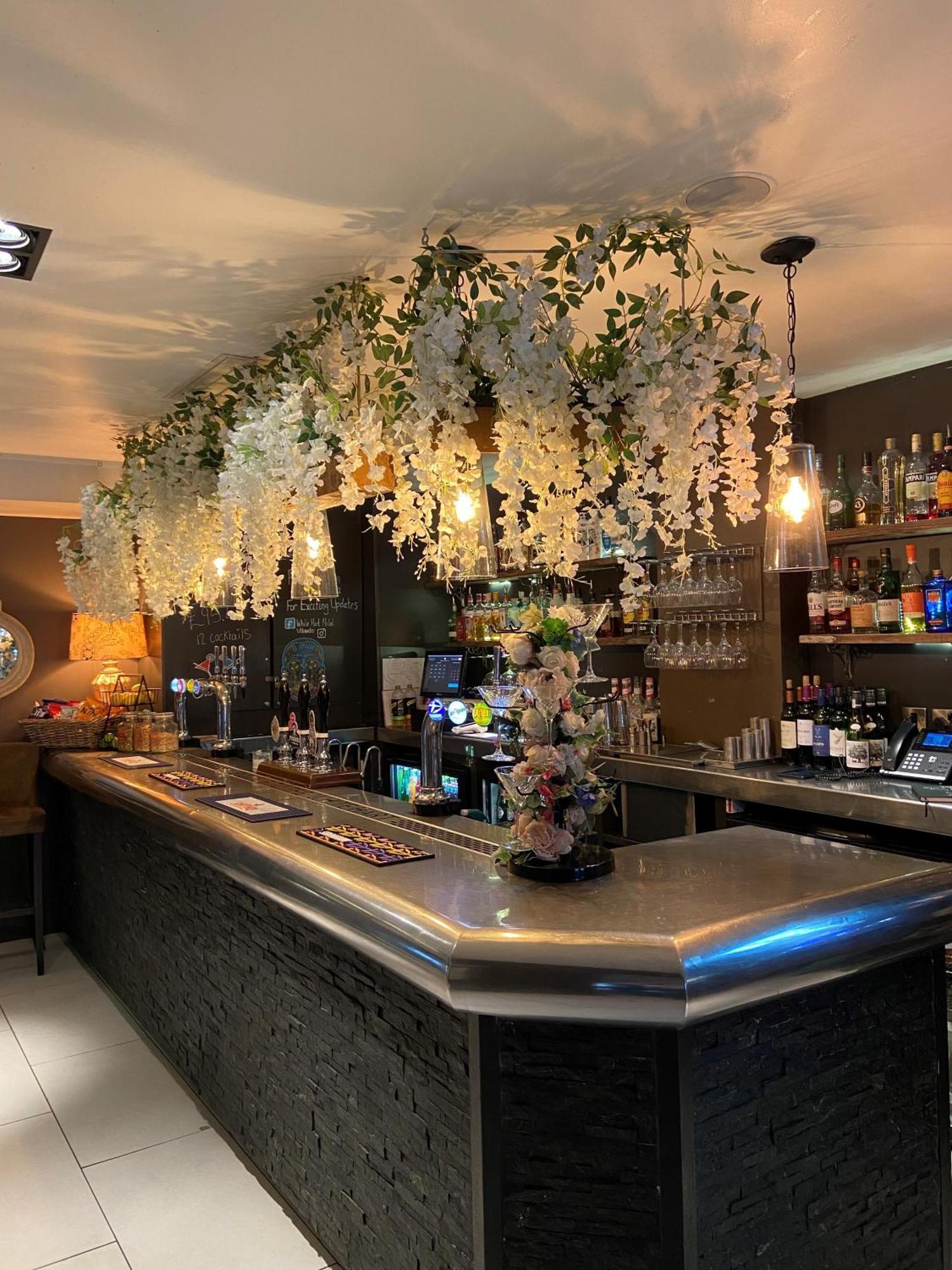The White Hart Hotel أتوكسيتر المظهر الخارجي الصورة